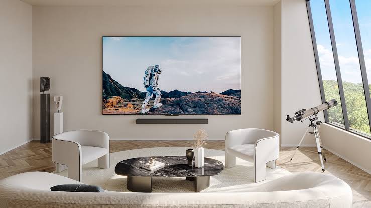 تلویزیون گیمینگ 4K هایسنس 65U8Q محصول 2025 تلویزیون گیمینگ 4K هایسنس 65U8Q محصول 2025