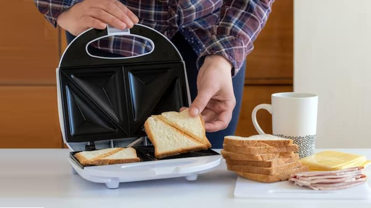 ساندویچ ساز دو کاره 1400 وات دسینی 1400