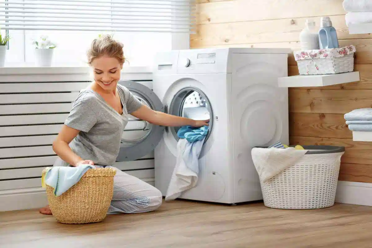 ماشین لباسشویی یونیوا 10 کیلو سری میلان UN-10DSBL MILAN رنگ سیلور و سفید ماشین لباسشویی یونیوا 10 کیلو سری میلان UN-10DSBL MILAN رنگ سیلور و سفید